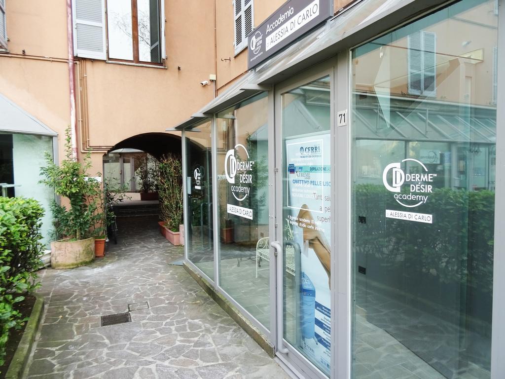 Victoria Hotels Carso Camnago Volta Exterior foto